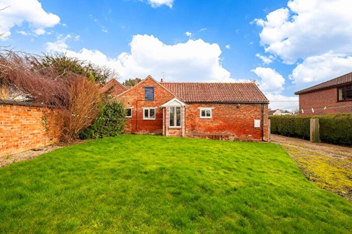 2 Bedroom Bungalow For Sale In Main Street, Timberland, LN4