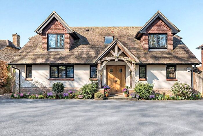 4 Bedroom Detached House For Sale In Chalk Lane, East Horsley, KT24