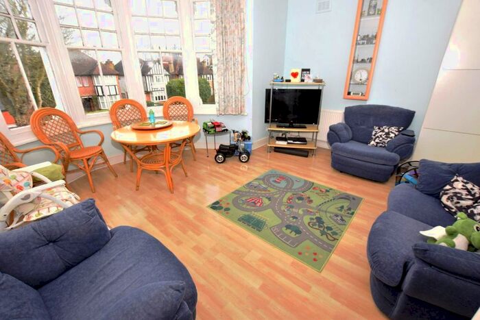 2 Bedroom Flat To Rent In Seymour Road, Finchley, London N3