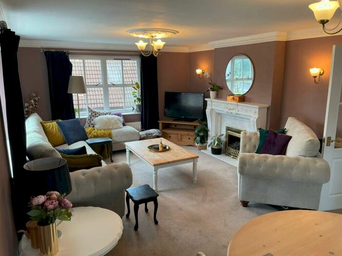 2 Bedroom Flat To Rent In School Lane, Whickham, Newcastle Upon Tyne, Tyne And Wear, NE16