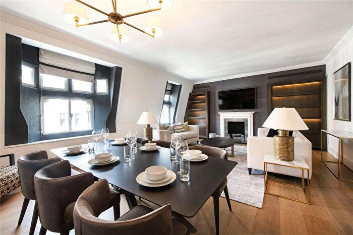 3 Bedroom Flat To Rent In Duke Street, London, W1K