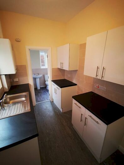 2 Bedroom Flat To Rent In Ripon Street, Gateshead NE8