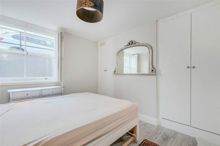 2 Bedroom Flat To Rent In Clapham Common South Side, Clapham Common, SW4