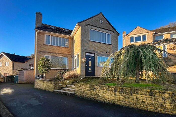 5 Bedroom Detached House For Sale In Cedar Drive, Dursley, GL11
