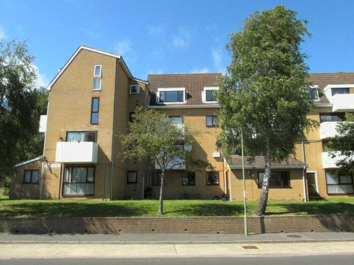 2 Bedroom Flat To Rent In Frogmore, Fareham, PO14