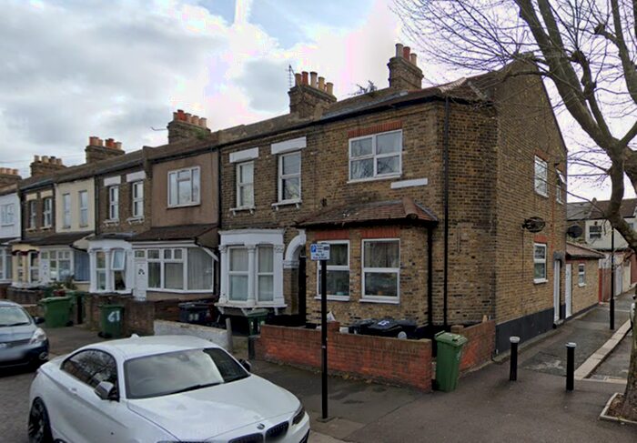 2 Bedroom Flat To Rent In Harrow Road, Leytonstone, London, E11