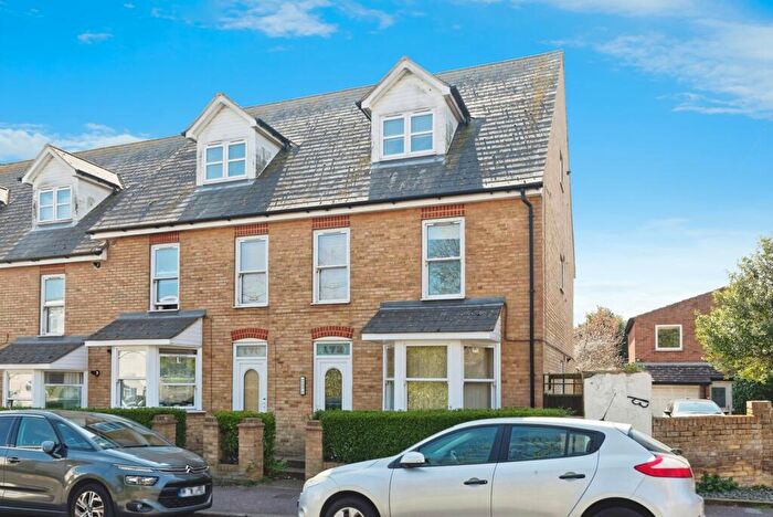 2 Bedroom Flat For Sale In High Street, Ramsgate, Kent, CT11