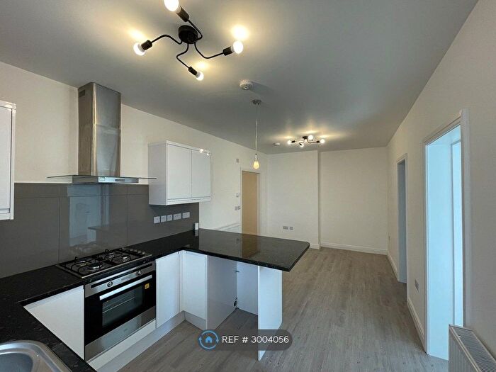 2 Bedroom Flat To Rent In Whitehall Road, Harrow, HA1