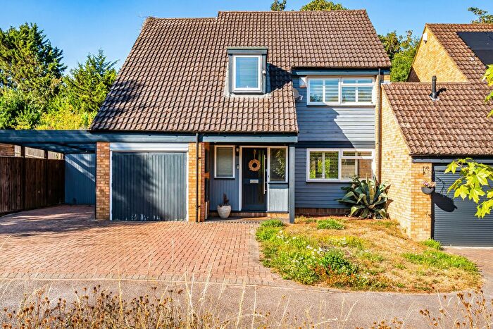 4 Bedroom Detached House For Sale In Marshall Close, Purley On Thames, Reading, Berkshire, RG8