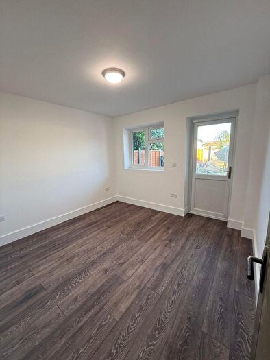 2 Bedroom Flat To Rent In Romford, RM6