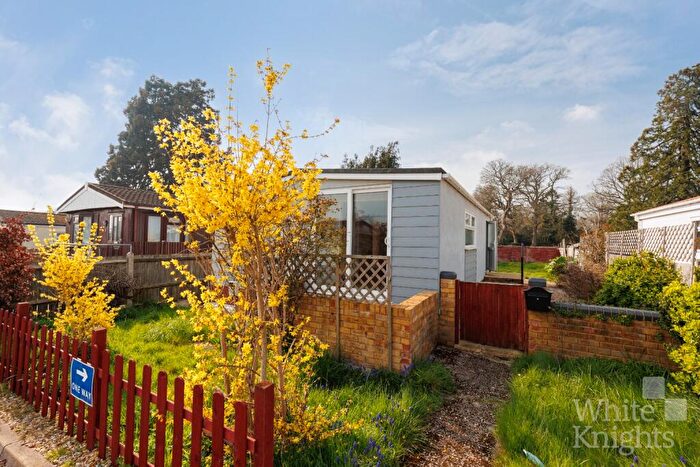 2 Bedroom Park Home For Sale In Loddon Court Farm, Beech Hill Road, Spencers Wood, Reading, Berkshire, RG7