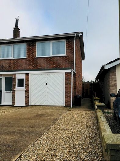 3 Bedroom Semi-Detached House To Rent In Pine Road, Norwich, NR7