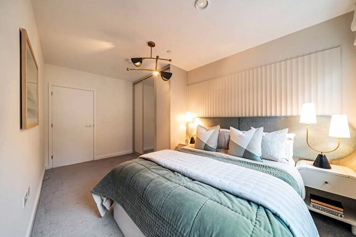 2 Bedroom Flat For Sale In Southall Grove, Southall, UB1