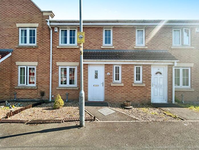 4 Bedroom Town House For Sale In Kelstern Close, Bolton, BL2