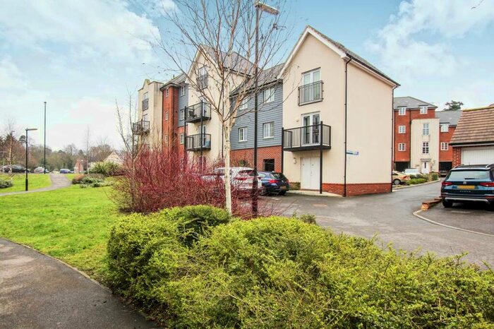 2 Bedroom Apartment To Rent In Grayrigg Road, Maidenbower, RH10