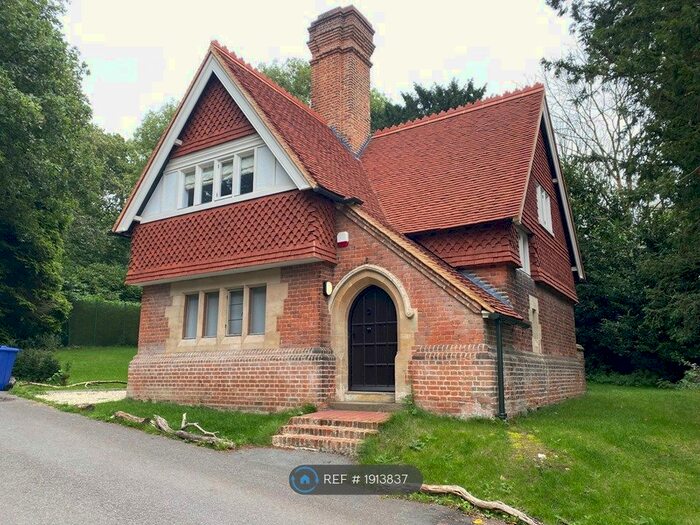 2 Bedroom Detached House To Rent In Old Redding, Harrow, HA3