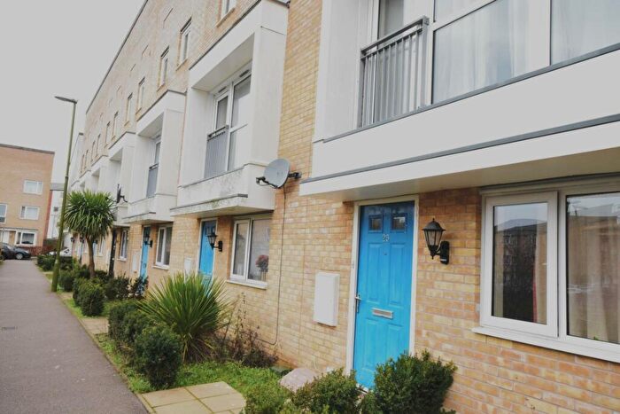 6 Bedroom House To Rent In Aviation Avenue, Hatfield, AL10