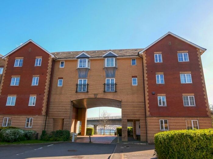 2 Bedroom Flat To Rent In Campbell Drive, Cardiff, CF11