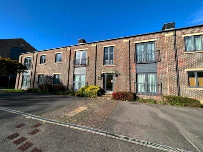 2 Bedroom Flat To Rent In Camber House, Heritage Way, Gosport, Hampshire, PO12