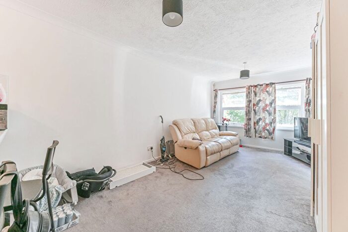 1 Bedroom Flat To Rent In Overton Road, Sutton, SM2