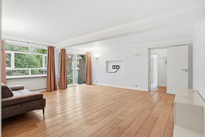 2 Bedroom Flat To Rent In Monckton Court, Strangways Terrace, Kensington, London, W14