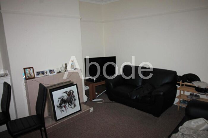 2 Bedroom House To Rent In Harold Road, Hyde Park, Leeds, LS6