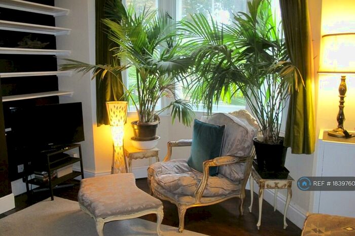 3 Bedroom Semi-Detached House To Rent In Junction Road, Oxford, OX4