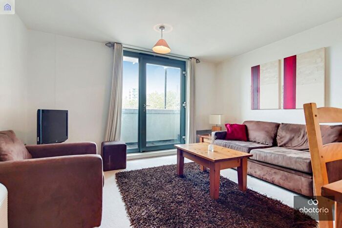 1 Bedroom Flat To Rent In Eluna Apartments, Wapping Lane, London, E1W