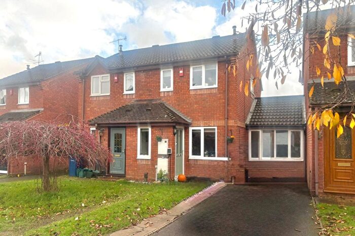 3 Bedroom Semi Detached House For Sale In Weywood Close, Farnham, Surrey, GU9