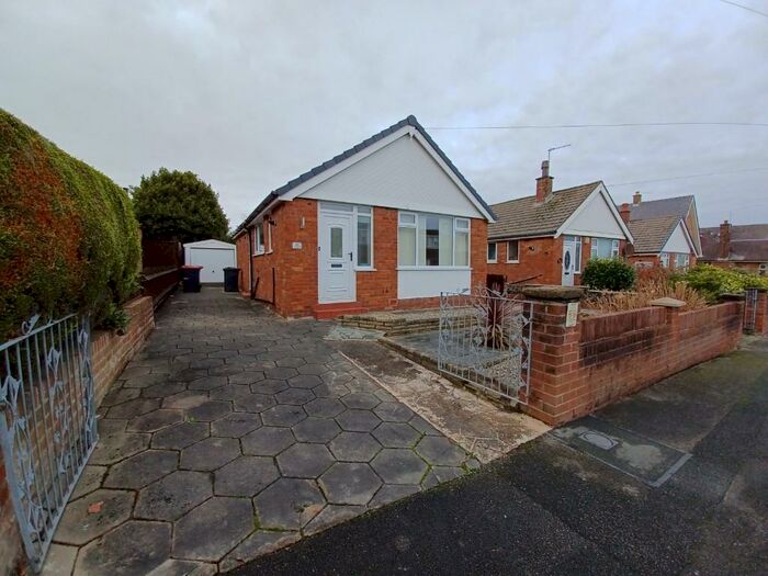 2 Bedroom Detached Bungalow To Rent In Ravenswood Avenue, Blackpool, Lancashire, FY3