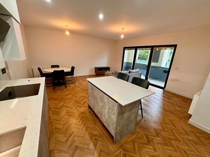 2 Bedroom Flat To Rent In Iron Row, Burley In Wharfedale, Ilkley, Uk, LS29