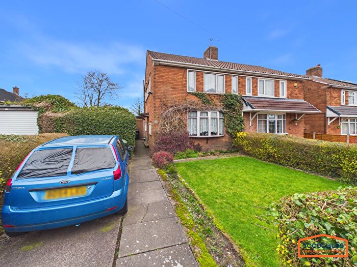 3 Bedroom Semi Detached House For Sale In Valley View, Brownhills, WS8