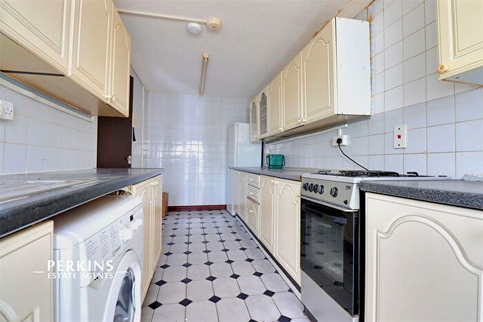 4 Bedroom Flat For Sale In Greenford, UB6