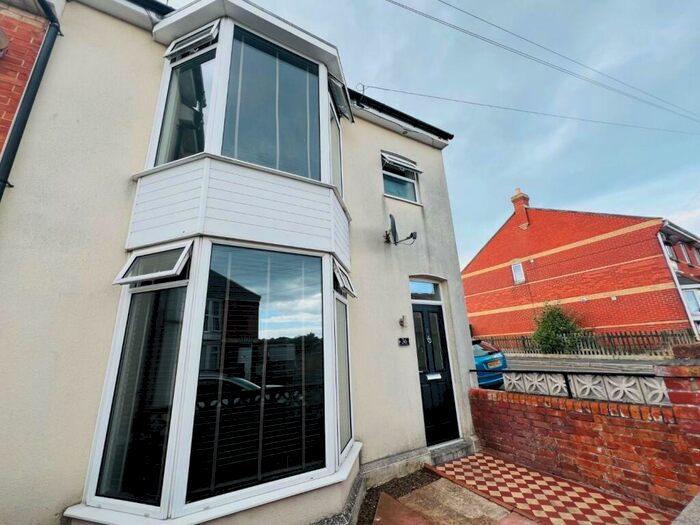 3 Bedroom Terraced House To Rent In Southview Road, Weymouth, DT4