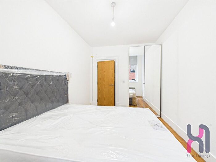 1 Bedroom Flat To Rent In Town Hall, Bexley Square, Salford, Manchester, M3
