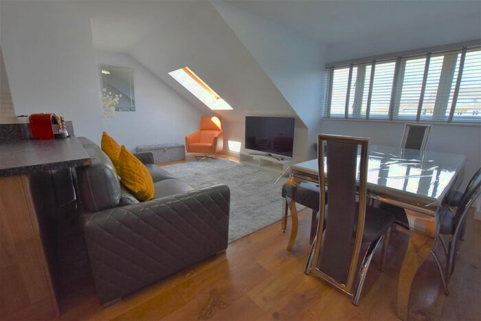 2 Bedroom Flat To Rent In Burlington House, West Drayton, UB7