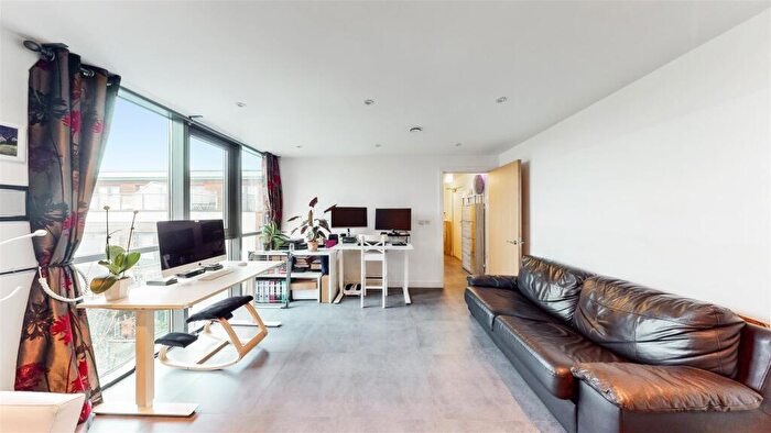 1 Bedroom Flat To Rent In High Road, London, NW10