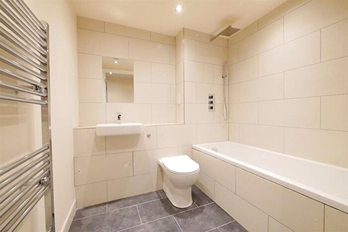 2 Bedroom Apartment To Rent In South Street, Romford, RM1