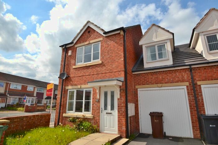 3 Bedroom End Of Terrace House To Rent In Fawdon Place, Seacroft, Leeds, LS14