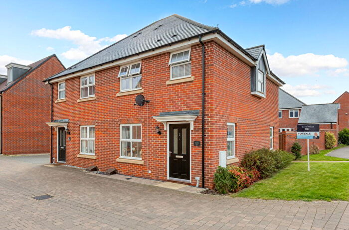 3 Bedroom Semi-Detached House For Sale In Macmillan Grove, Biggleswade, SG18