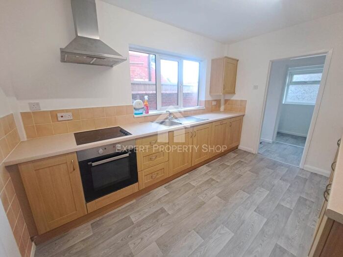 3 Bedroom Semi-Detached House To Rent In Overend Road, Worksop, S80