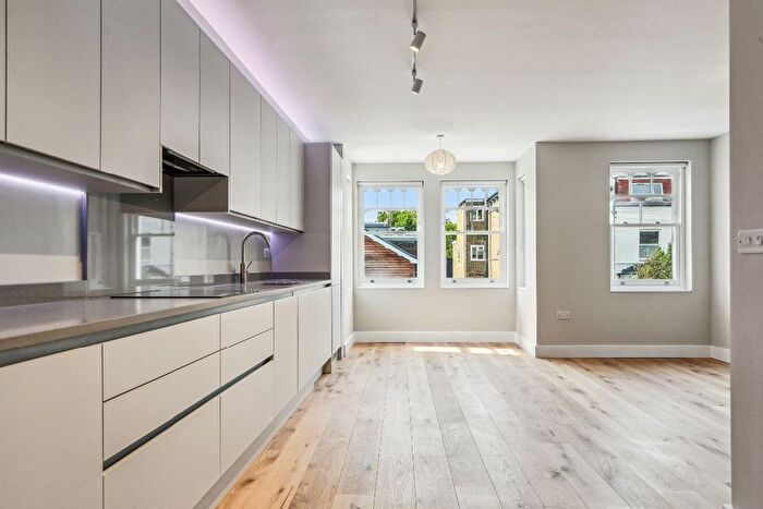 2 Bedroom Flat To Rent In St. Leonards Road, London, SW14