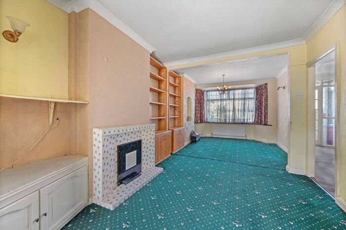 3 Bedroom Terraced House For Sale In Henley Avenue, Cheam, SM3