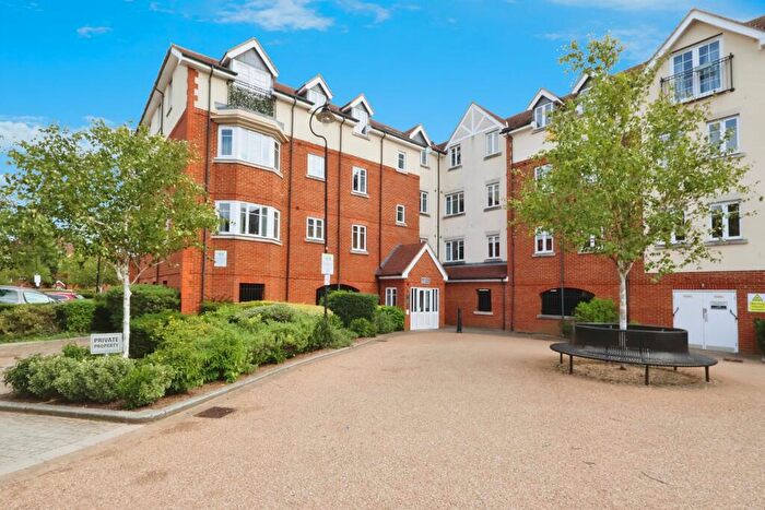 2 Bedroom Flat For Sale In William Ransom Way, Hitchin, SG5