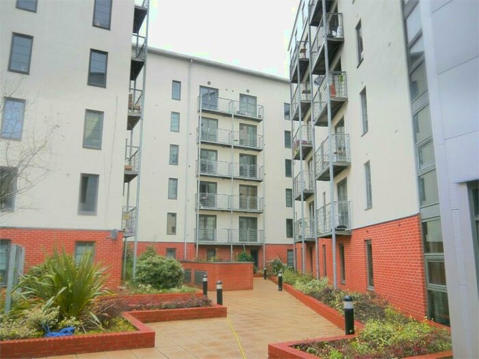 1 Bedroom Apartment To Rent In Park West, NG7