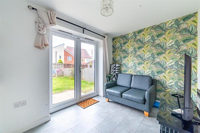 3 Bedroom Semi Detached House To Rent In Elmwood Park Gardens, Newcastle Upon Tyne, NE13