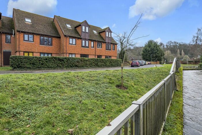 2 Bedroom Maisonette To Rent In Wey Road, Godalming, GU7