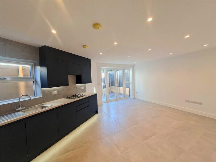 2 Bedroom Flat To Rent In Ash Grove, South Ealing, London, W5