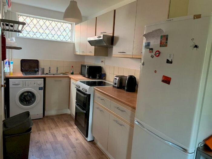 4 Bedroom Flat To Rent In Berkeley Walk, Finsbury Park, London, N7