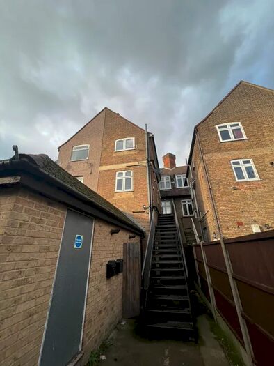 1 Bedroom Flat To Rent In Main Road, Romford, RM2